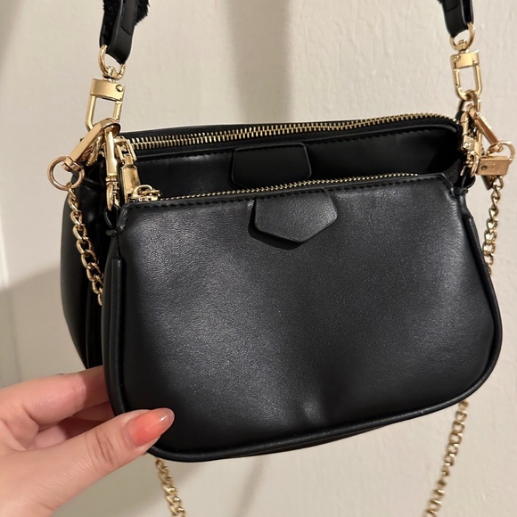 Small Crossbody Black bag with Gold Zipper and Chain - Picture 2 of 3